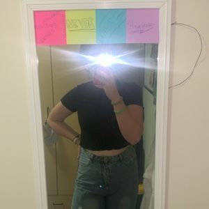 cute, black crop top!